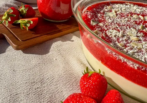 Leichtes Erbeer-Dessert