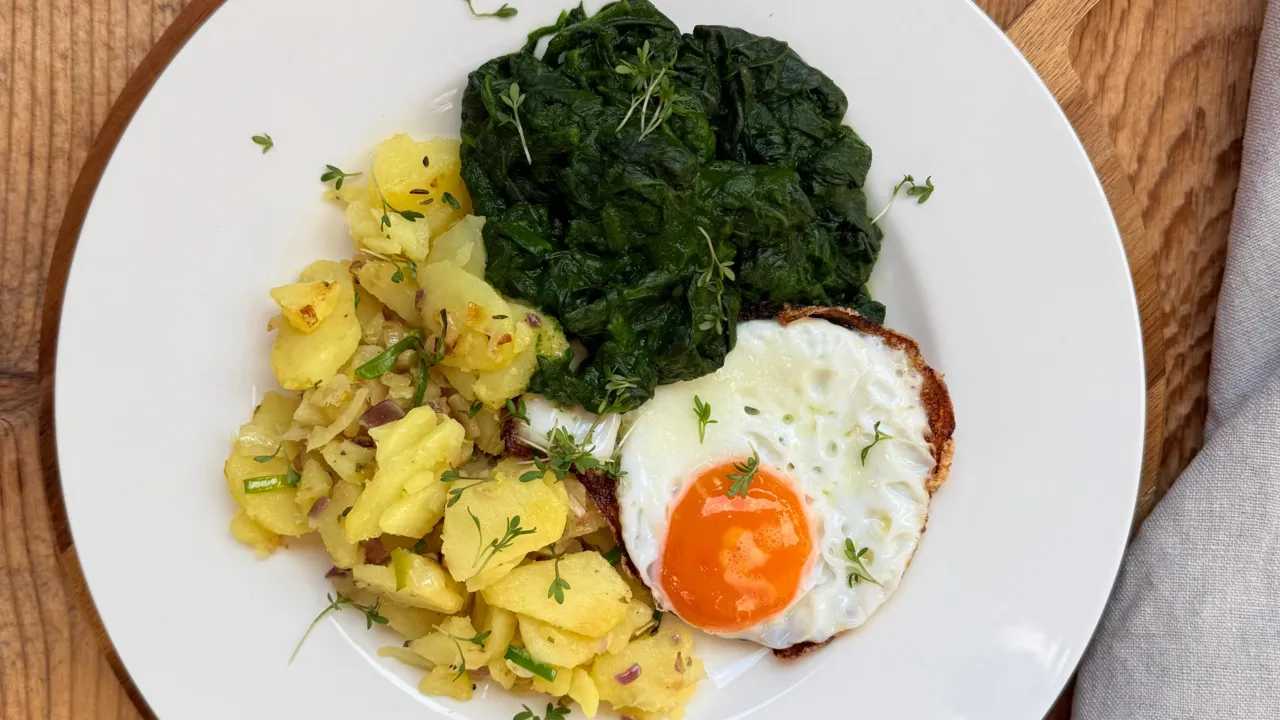 Geröstete Erdäpfel-Spinat-Spiegelei