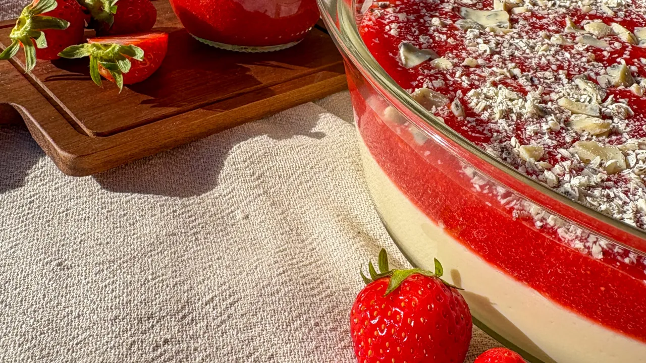 Leichtes Erbeer-Dessert