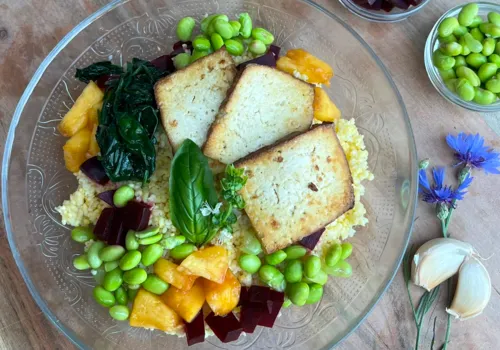 Hirse-Tofu-Bowl