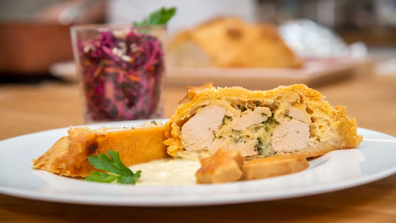 Putenroulade im Mürbteigmantel