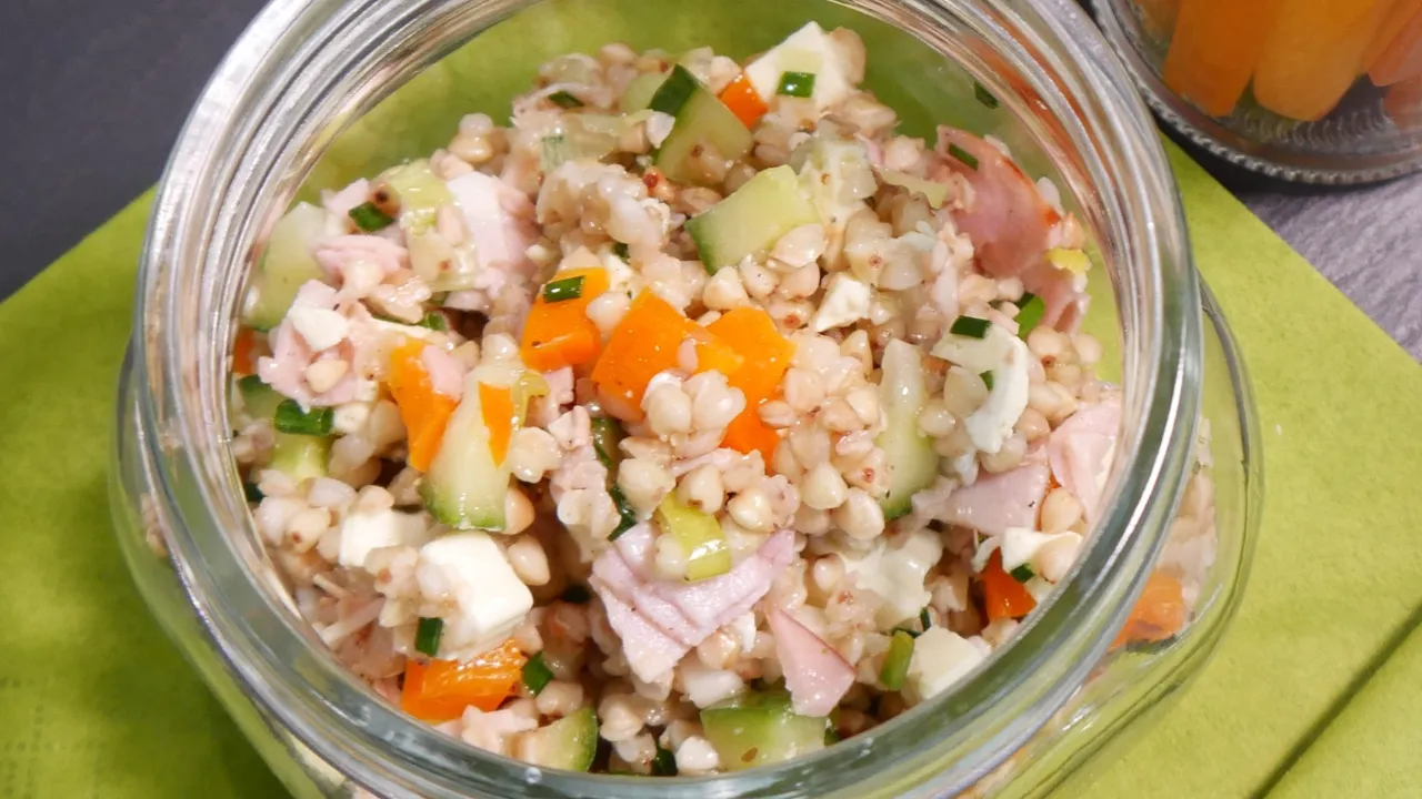 Buchweizensalat mit Schafskäse 